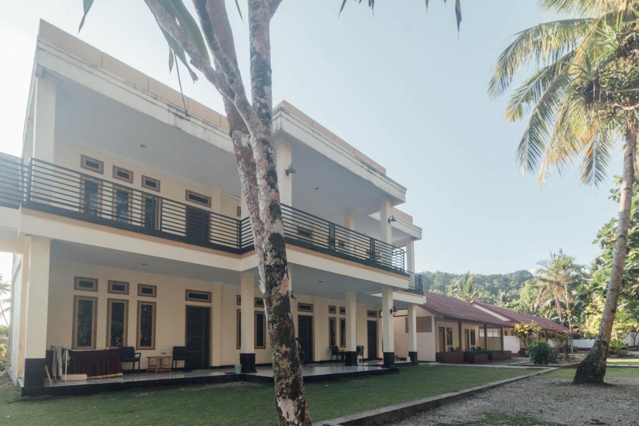 Oyo 1688 Collin Beach Hotel Ambon Eksteriør billede