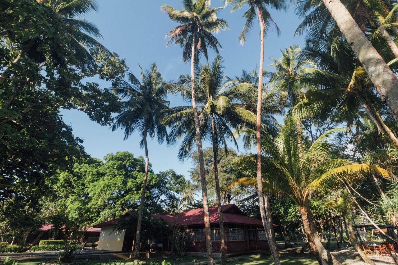 Oyo 1688 Collin Beach Hotel Ambon Eksteriør billede