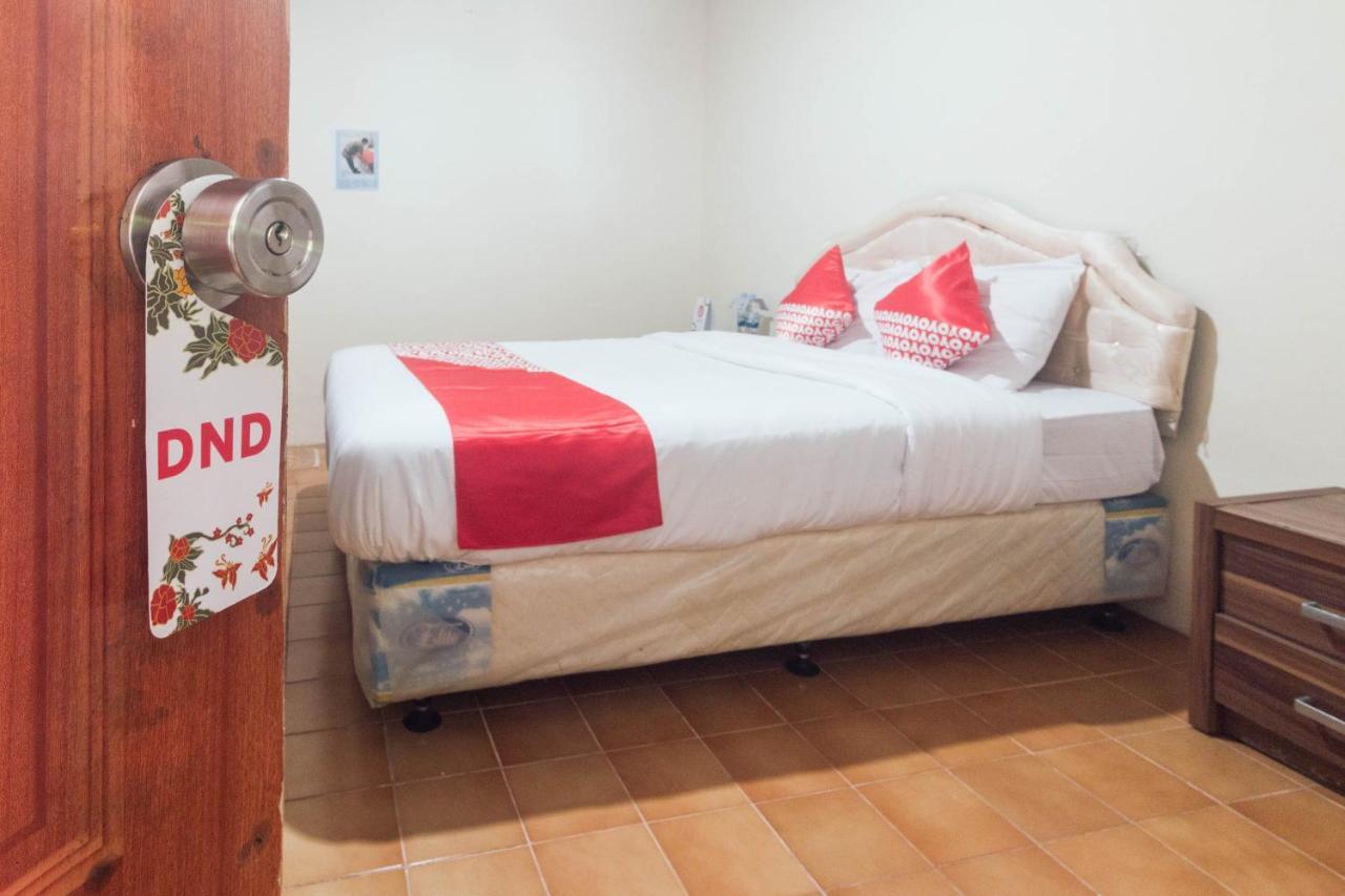 Oyo 1688 Collin Beach Hotel Ambon Eksteriør billede