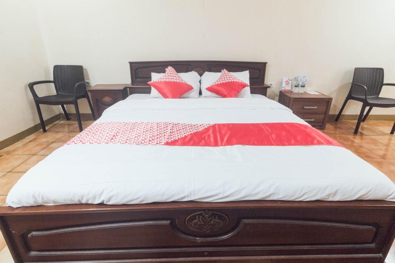 Oyo 1688 Collin Beach Hotel Ambon Eksteriør billede