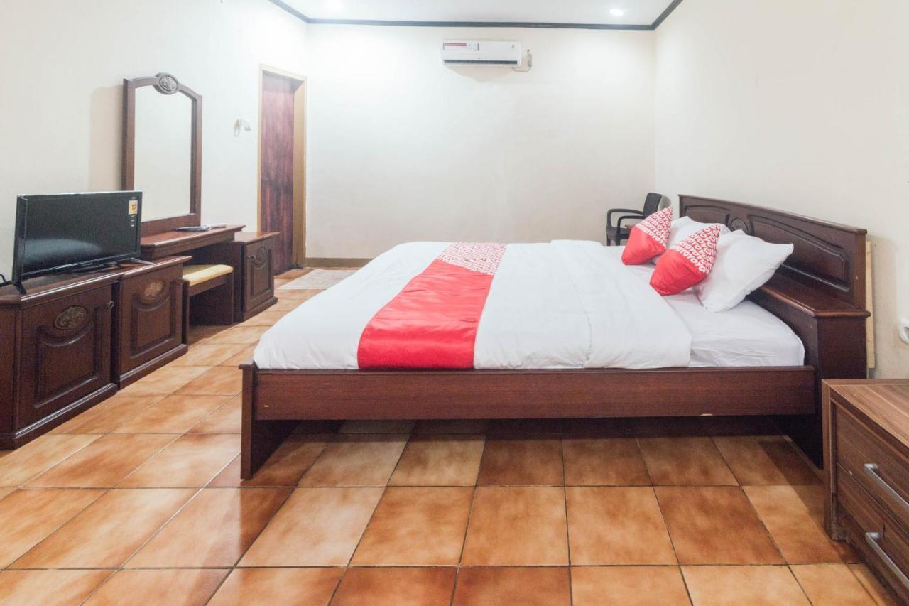 Oyo 1688 Collin Beach Hotel Ambon Eksteriør billede