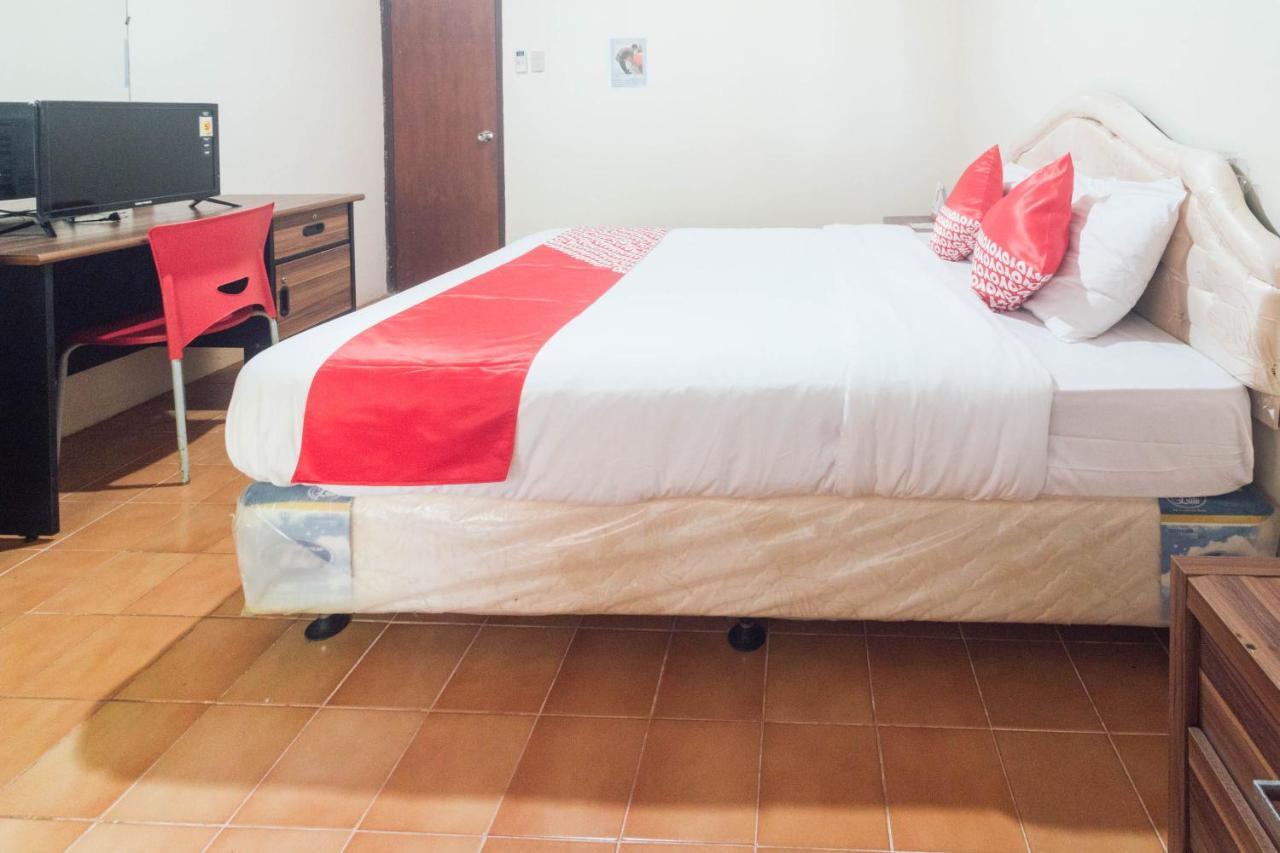 Oyo 1688 Collin Beach Hotel Ambon Eksteriør billede