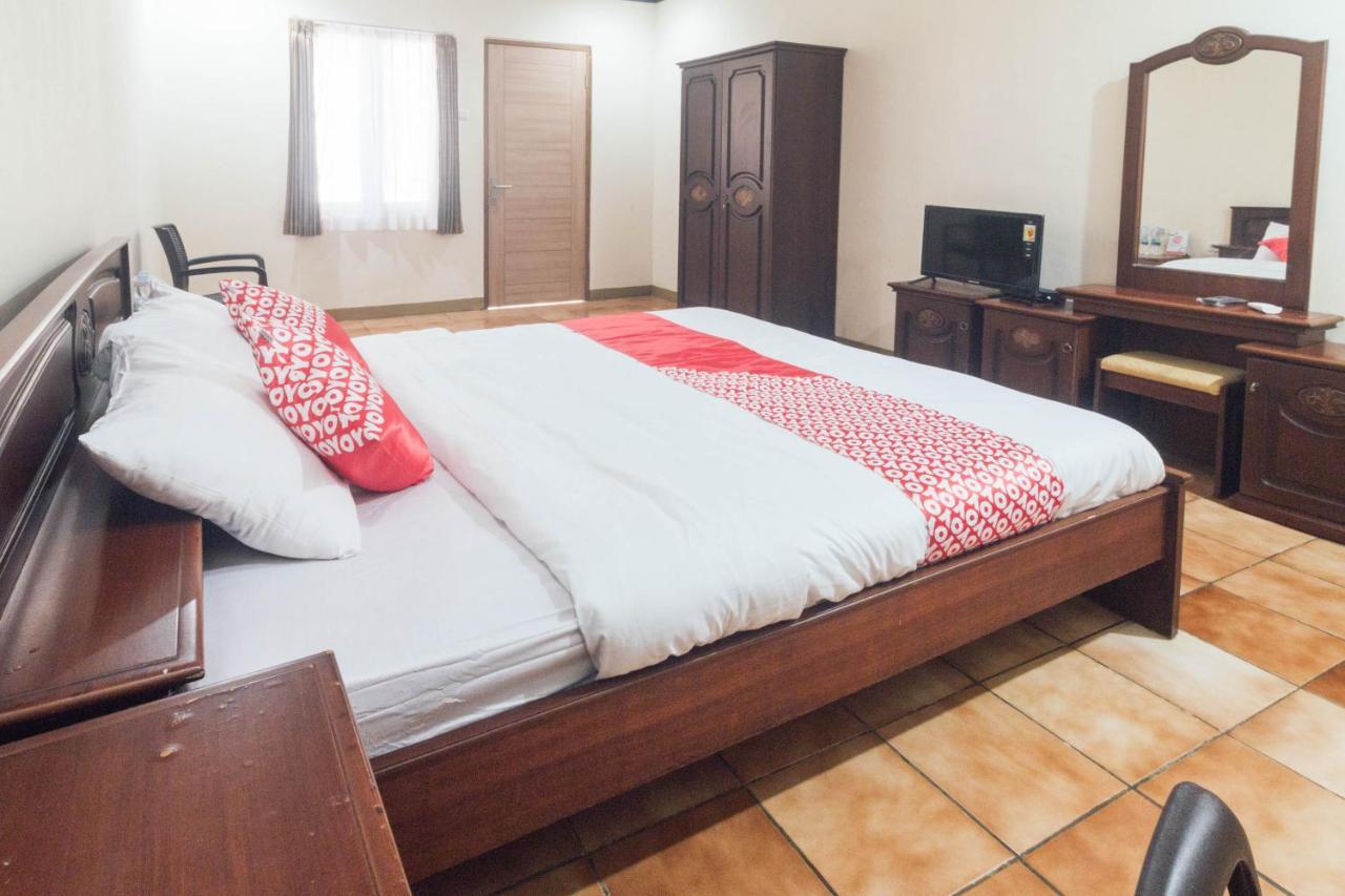 Oyo 1688 Collin Beach Hotel Ambon Eksteriør billede